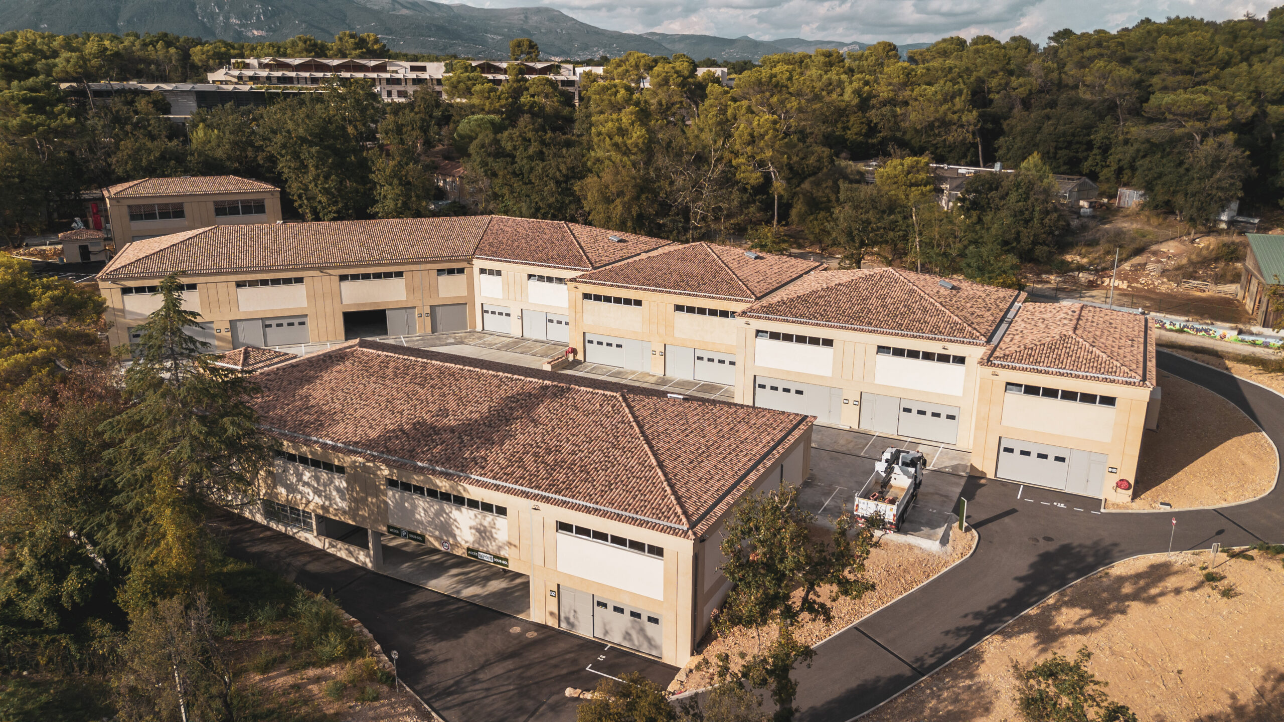 VUE EXTERIEURE D EN HAUT